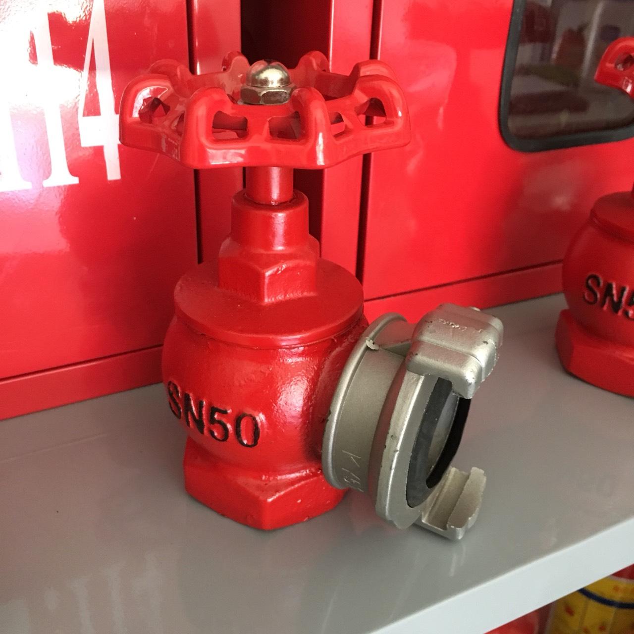 Van góc chữa cháy D50