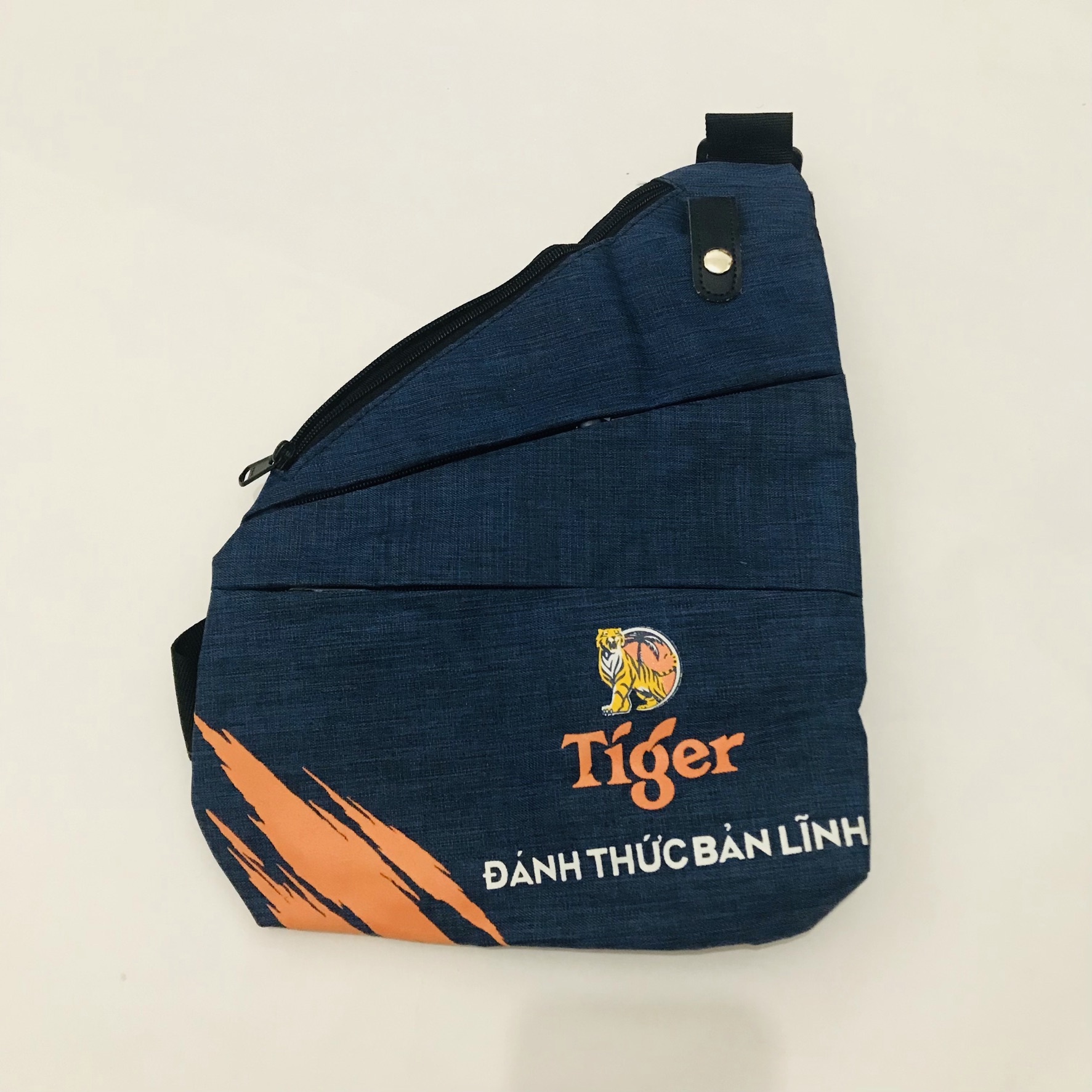Túi đeo chéo nam tính Tiger