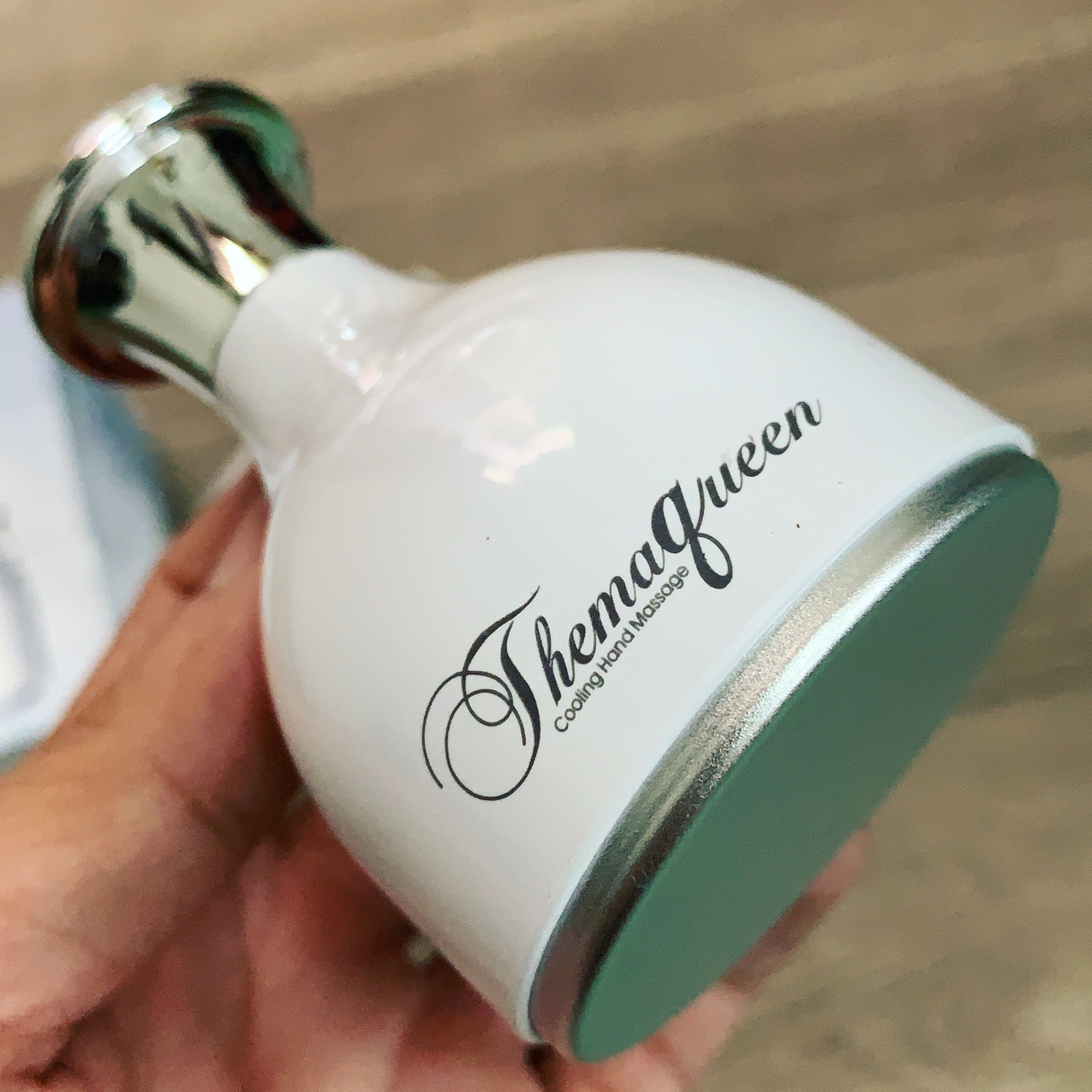 [cam kết chuẩn Auth] thanh lăn lạnh Thema Queen Cooler Cooling Massage