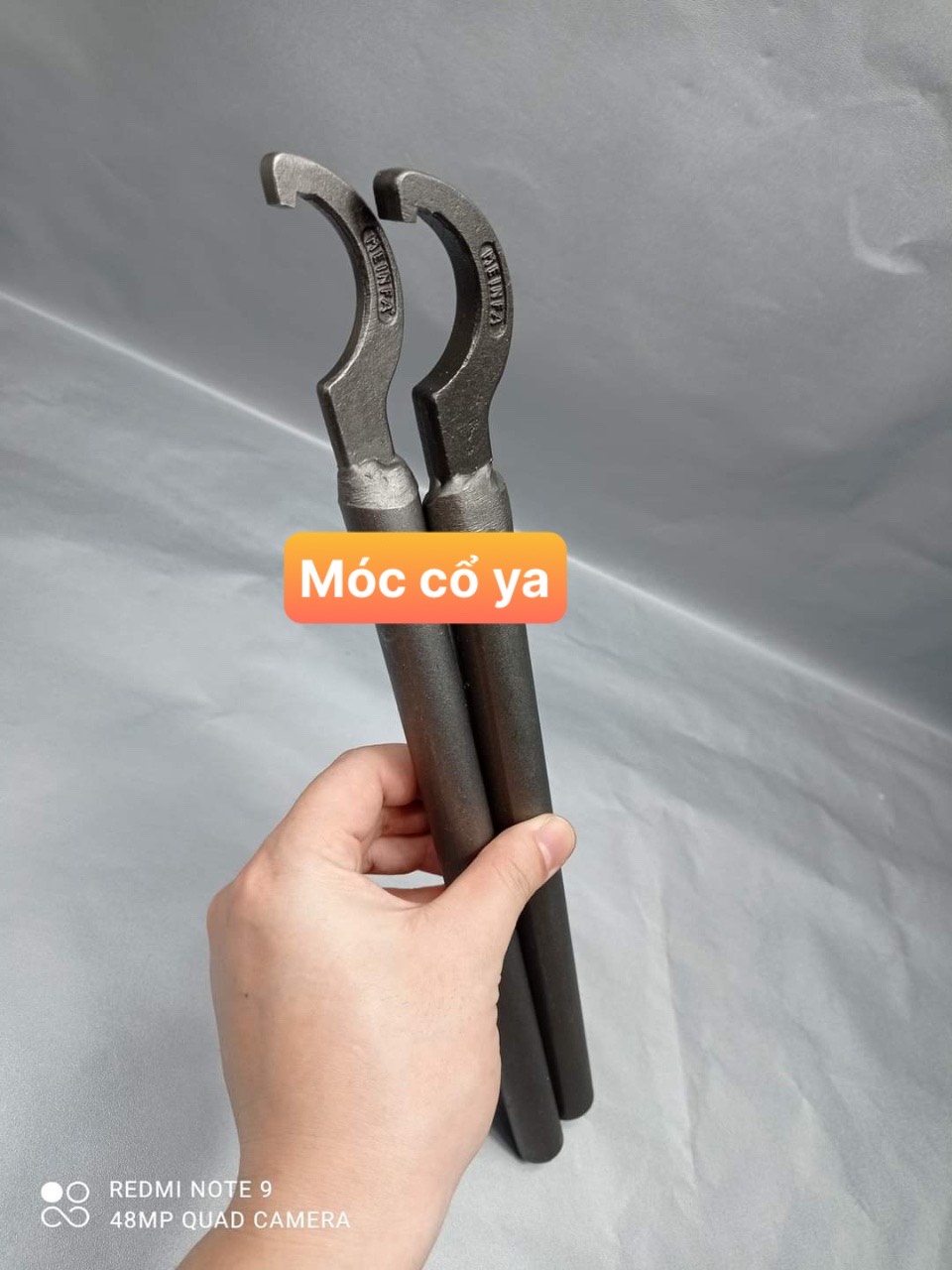 Bộ 2 móc cổ xe máy Yamaha MENFA.( dầy + mỏng Có bán rời từng loại )