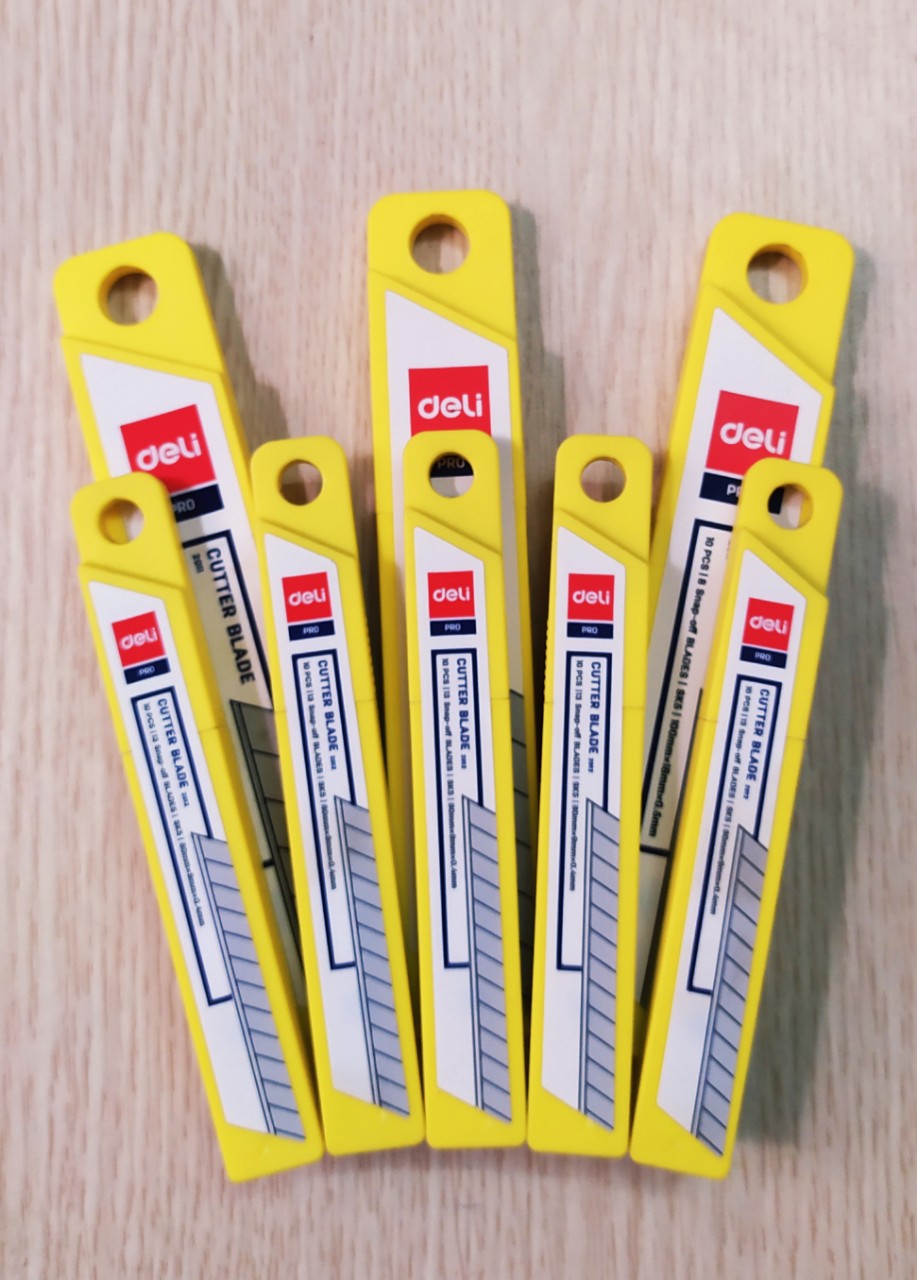 DELI Lưỡi dao rọc giấy văn phòng 09/18mm.