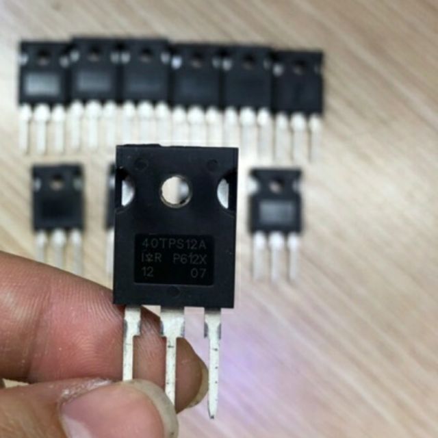 Đóng mở dòng thyristor 40TPS12A