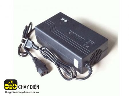 Sạc 48V-12A xe đạp điện HONDa , NInJA , BRIGESTONE, gaint M133 ( chân sạc vuông)