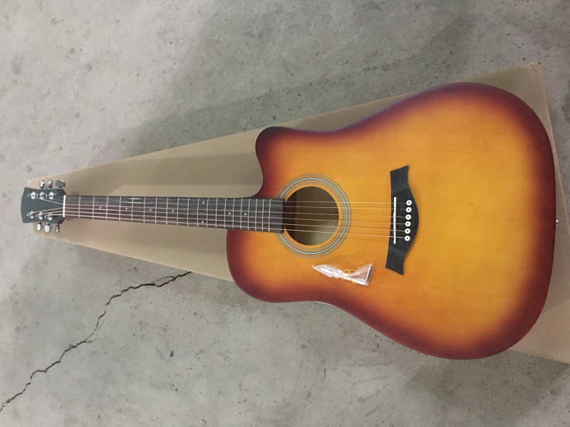 Đàn guitar Acoustic giá rẻ cho người mới tập chơi