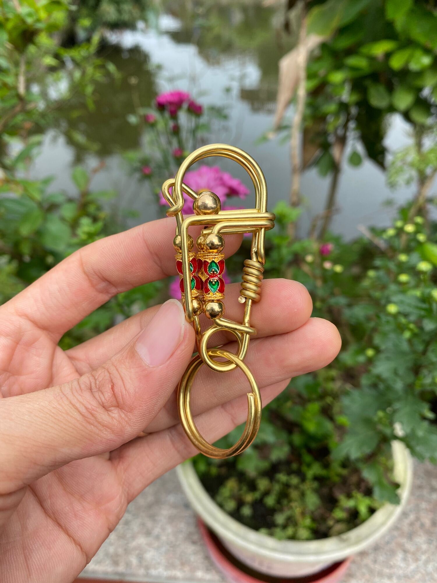 Móc khóa đồng handmade độc lạ
