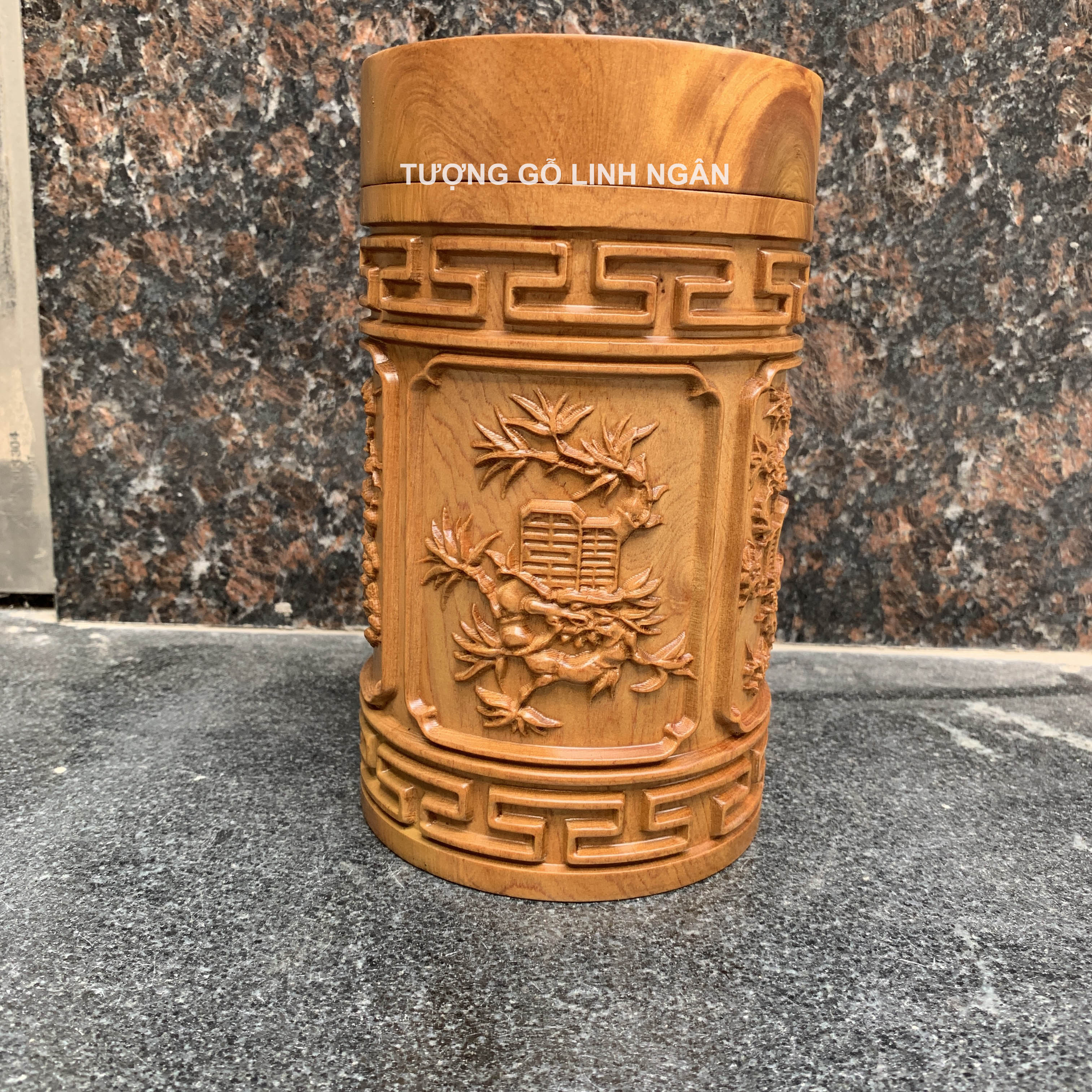 Hộp đựng chè gỗ bách xanh (đục tứ quý)