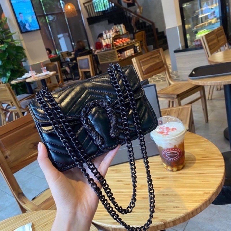 Túi Xách Thời Trang Khoá Rắn