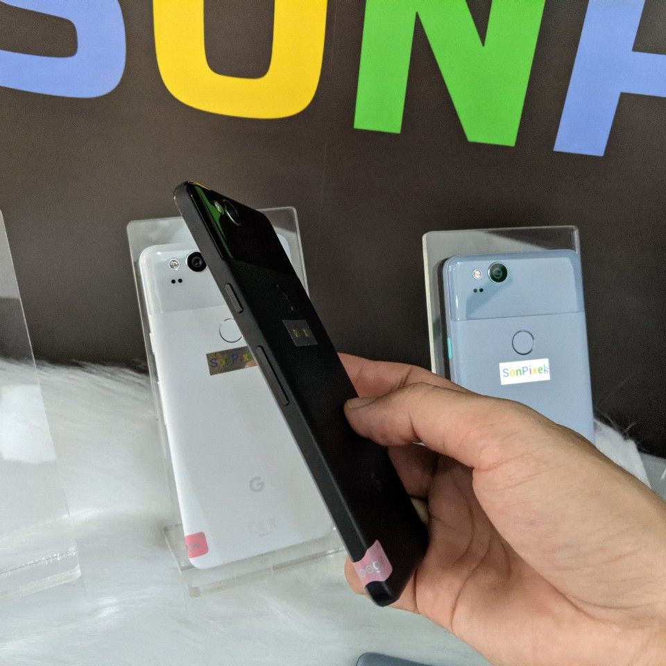 Google Pixel 2, Snapdragon 835 chip, 4/64GB RAM. Sonpixel plug kit