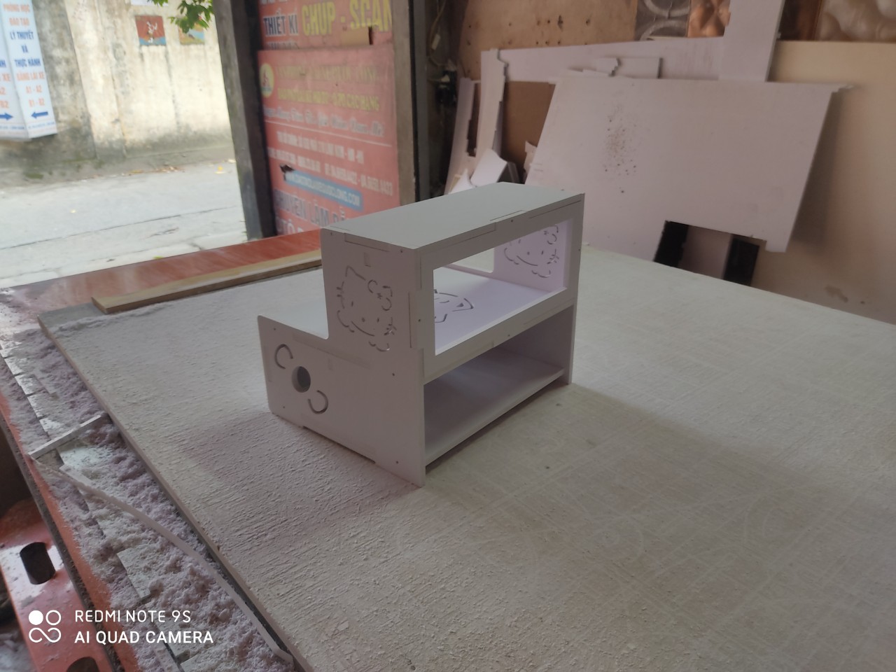 kệ chân nail gấu teddy không ngăn