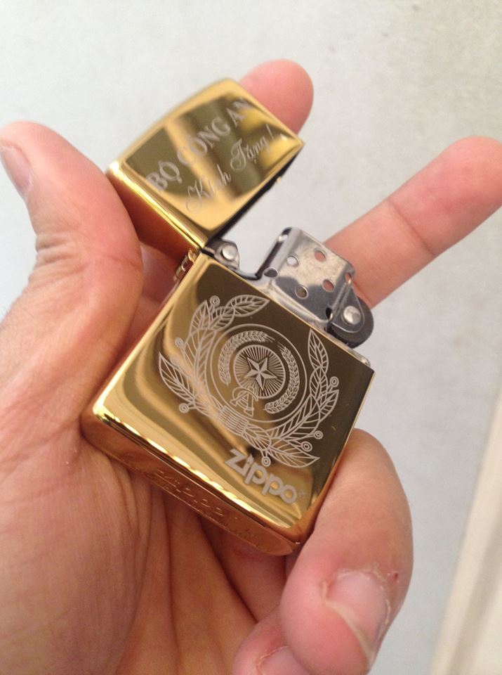 [HCM]Zippo Khắc Laze Logo Bộ Công - An Vàng