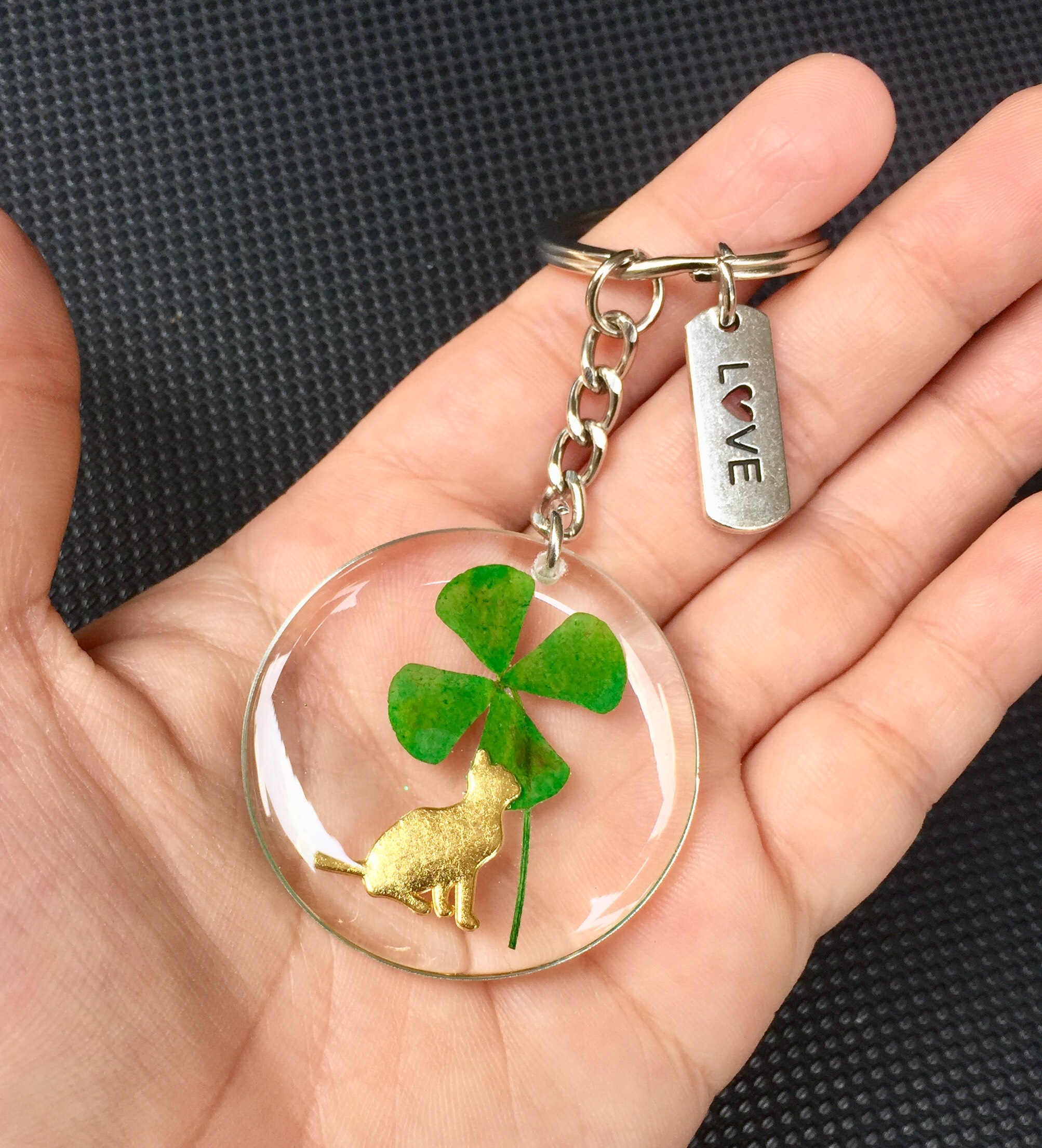 Móc khóa Cỏ 4 lá may mắn(thêm tên theo yêu cầu )