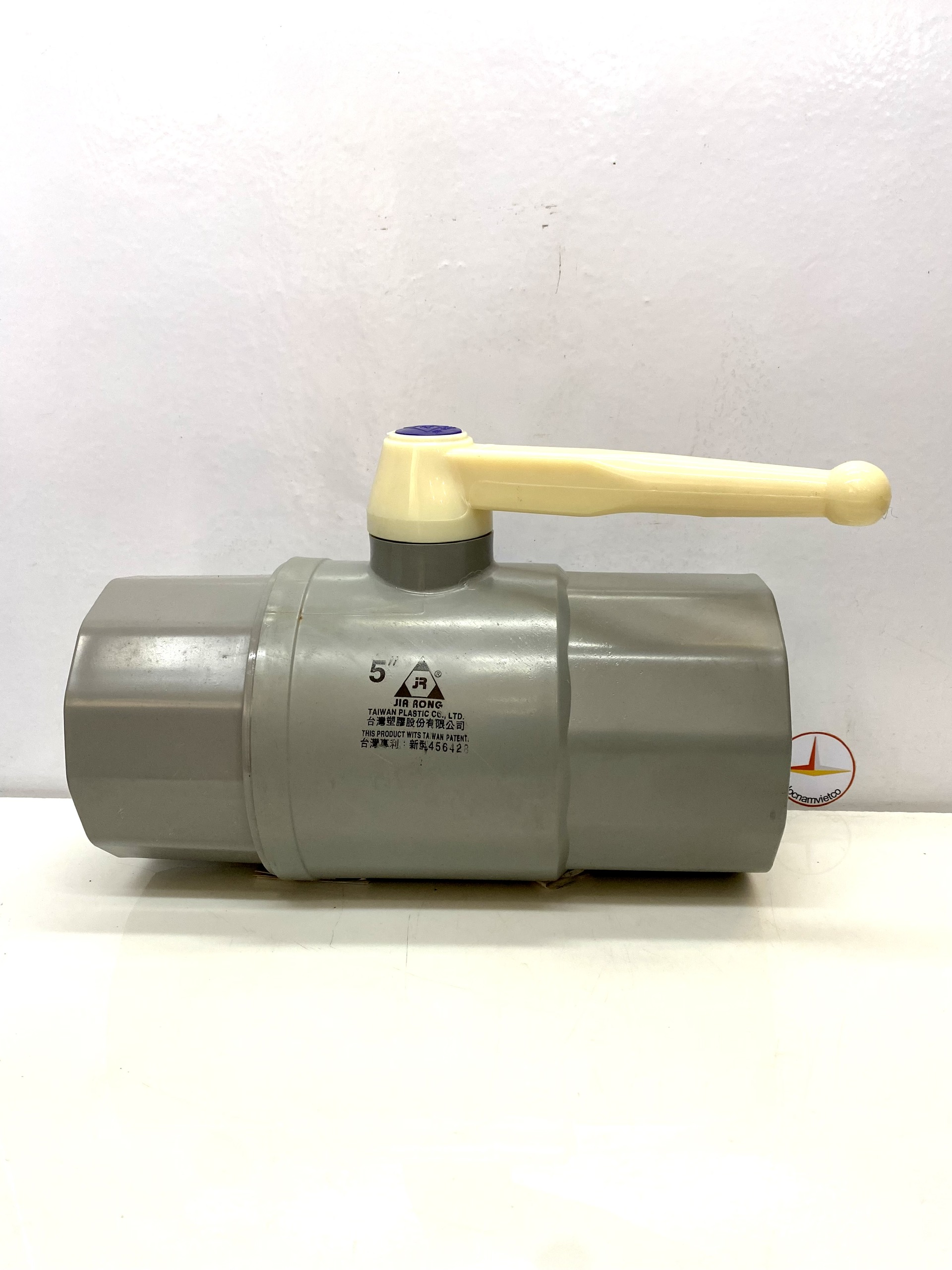 Van 140 tay trắng nhựa PVC Jiarong ( 5" )
