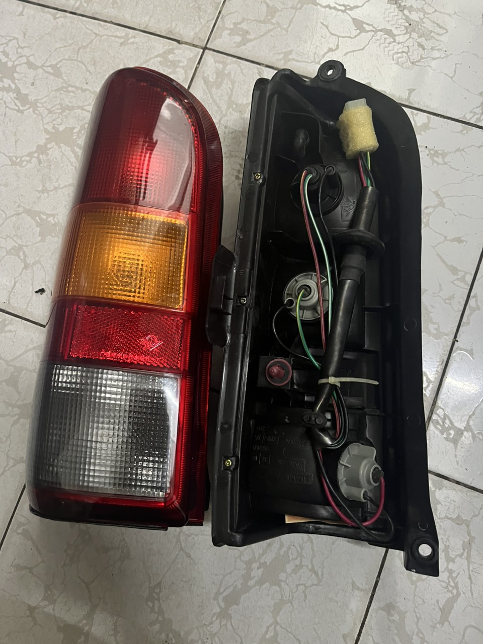 Đèn hậu SYM V5