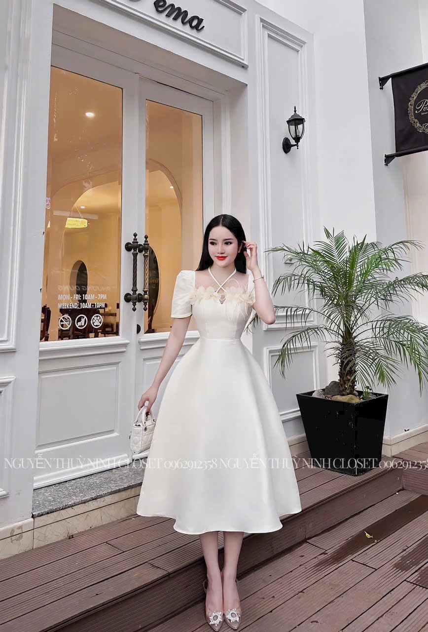 Đầm xòe tafta cứng dây yếm cổ đính kết hoa, Đầm váy nữ dáng xòe chất tafta đính hoa cổ yếm