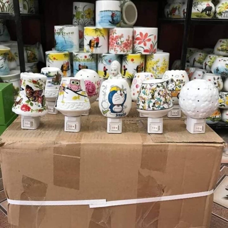Đèn ngủ xông tinh dầu cắm tường, gốm sứ (kiểu ngẫu nhiên)