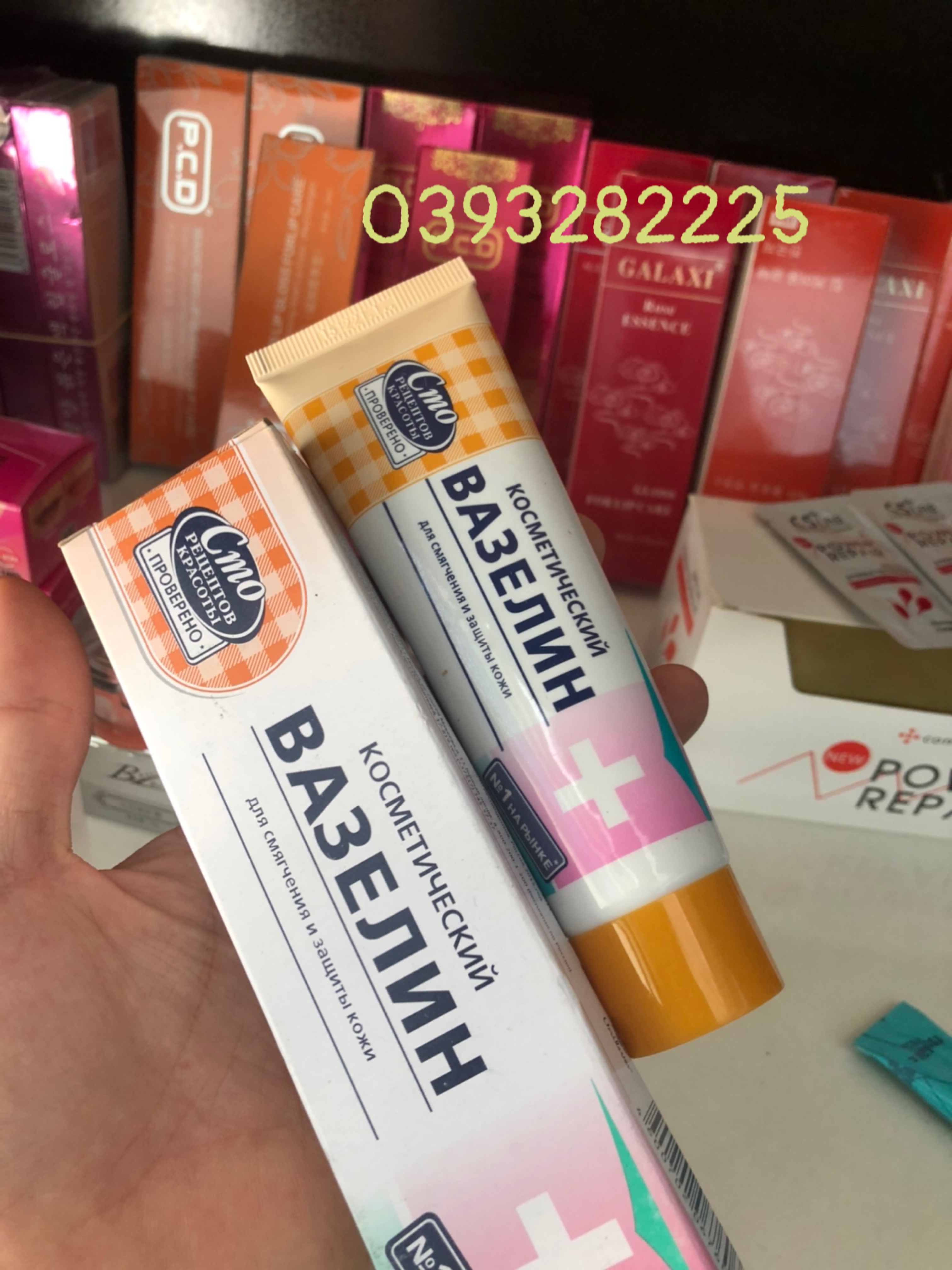 Vaseline Nga - Dưỡng Môi Phun Xăm