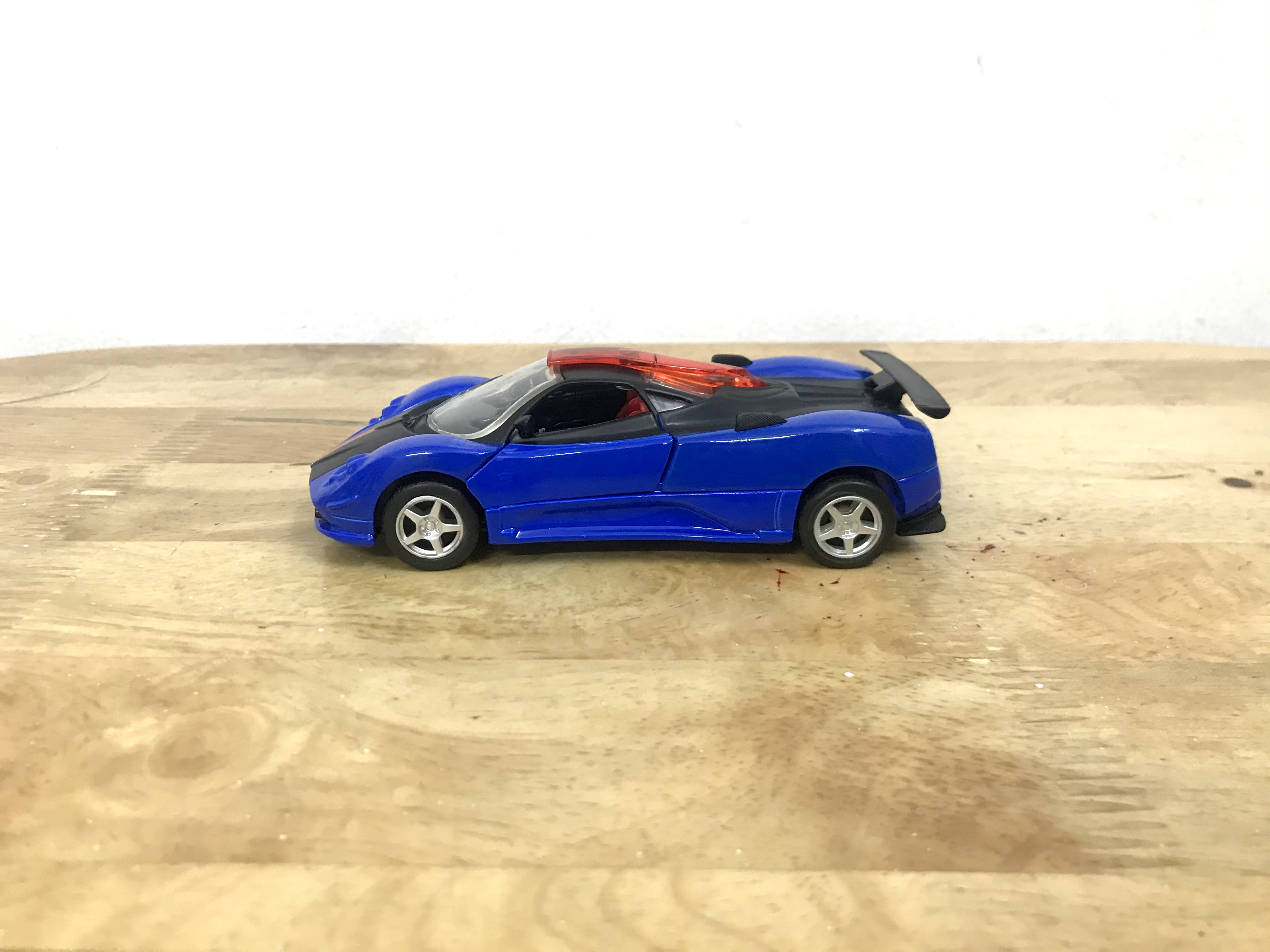 Mô hình xe Pagani Zonda Riviera _ Tỷ lệ 1:32