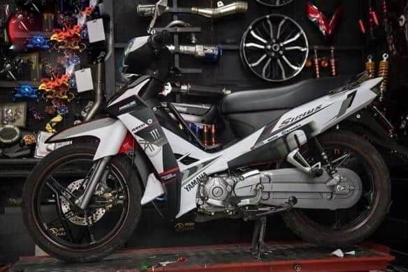 tem trùm xe sirius đen trắng - Tem dán xe máy làm theo yêu cầu - tem xe sirius rẻ và đẹp