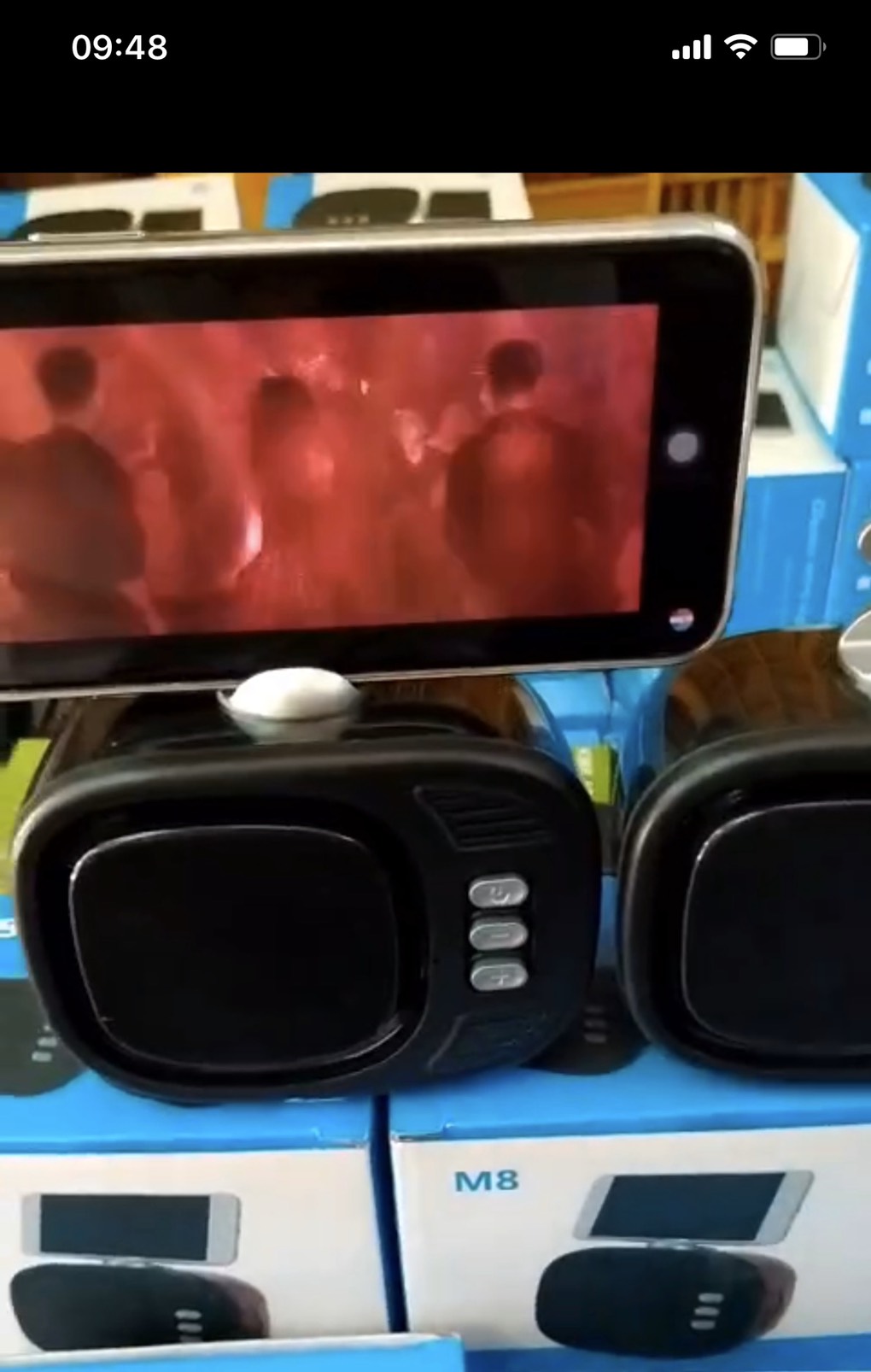 Loa bluetooth M8 có giá đỡ điện thoại