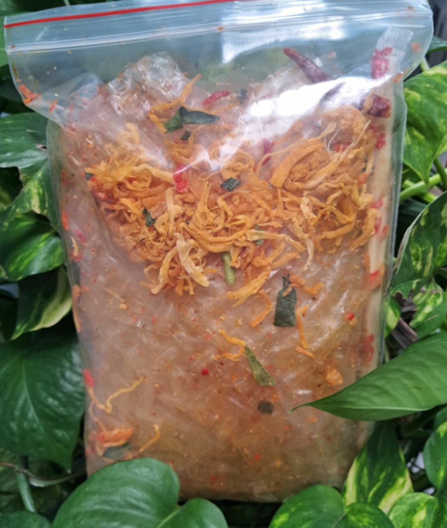 Bịch bánh tráng trộn khô gà sa tế cay