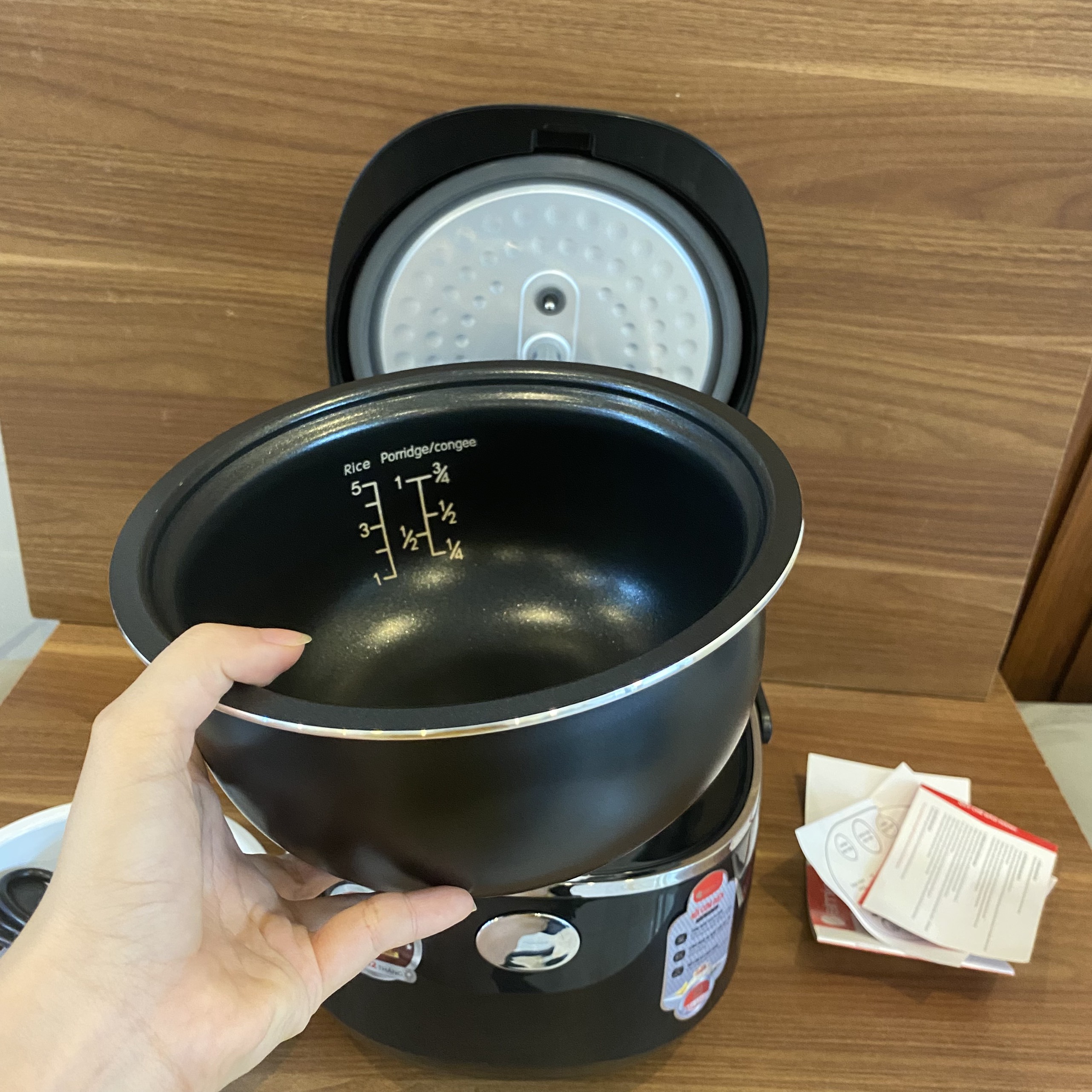 Nồi cơm điện tử Elmich RCE-1789   (Dung Tích 1,2L - Công Suất 500W - Mầu Đen)