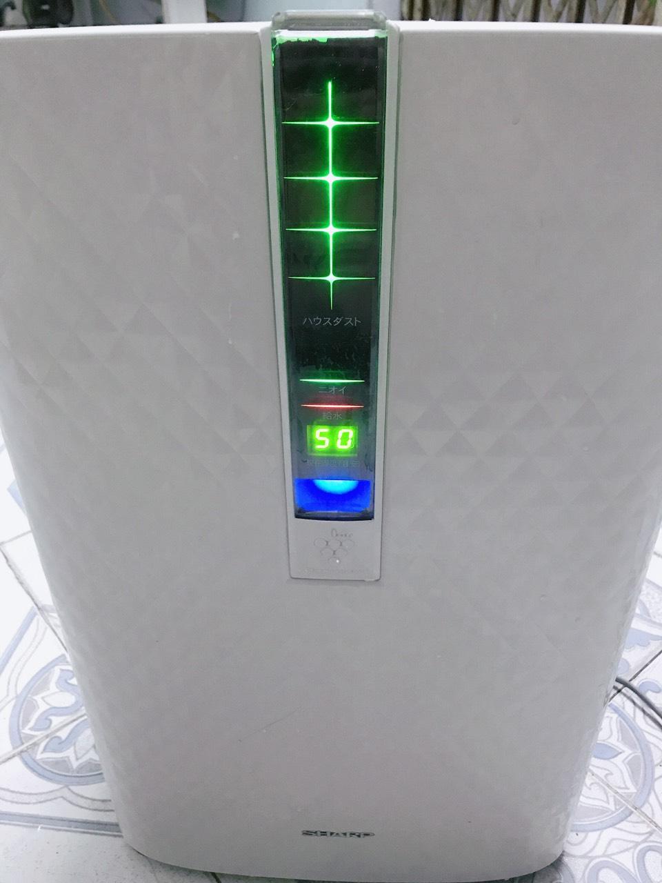 máy lọc không khí và bù ẩm Sharp KC-W65