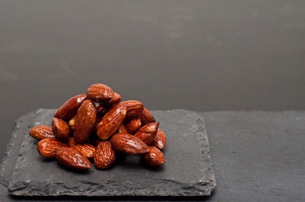 500gr HẠNH NHÂN RANG NGUYÊN VỊ (ALMOND)