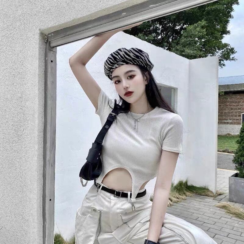 Áo Croptop Cut Out Phối Khoen