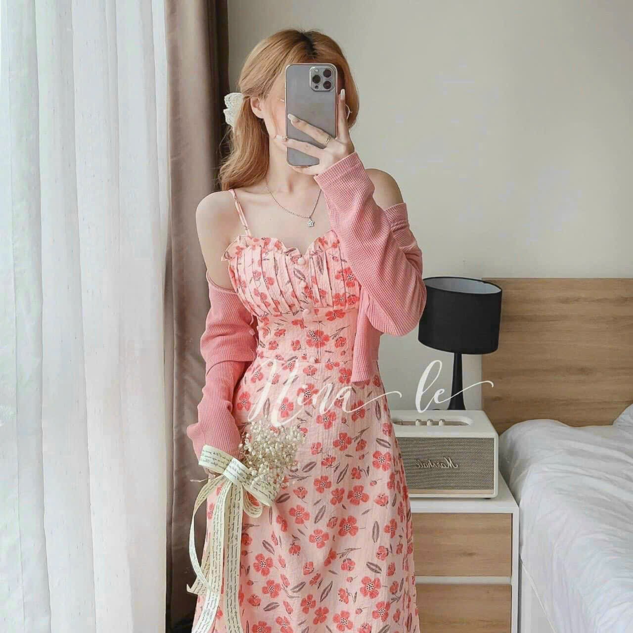Sét đầm hai dây kèm áo khoác có mút ngực