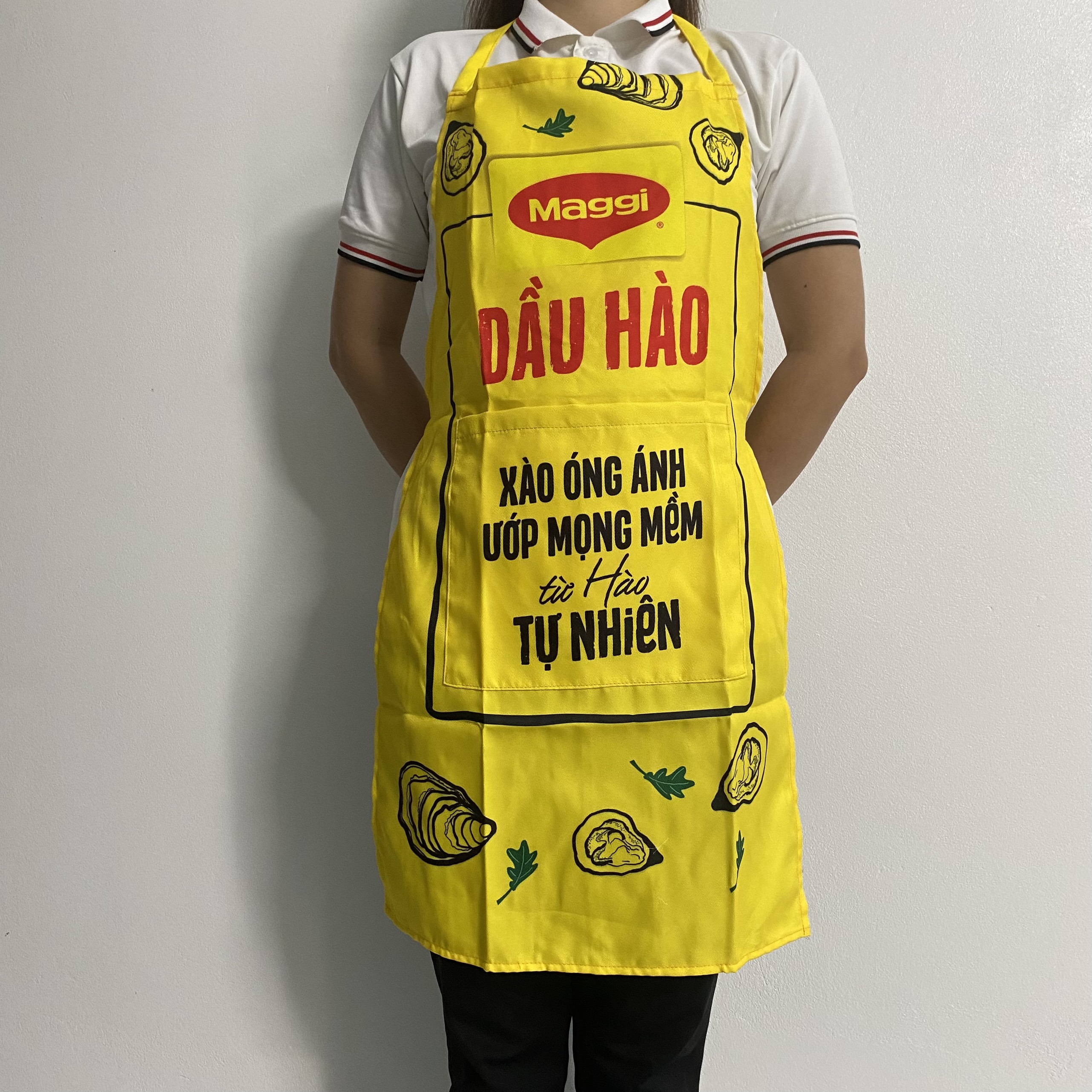Tạp dề vải Maggi có túi tiện dụng