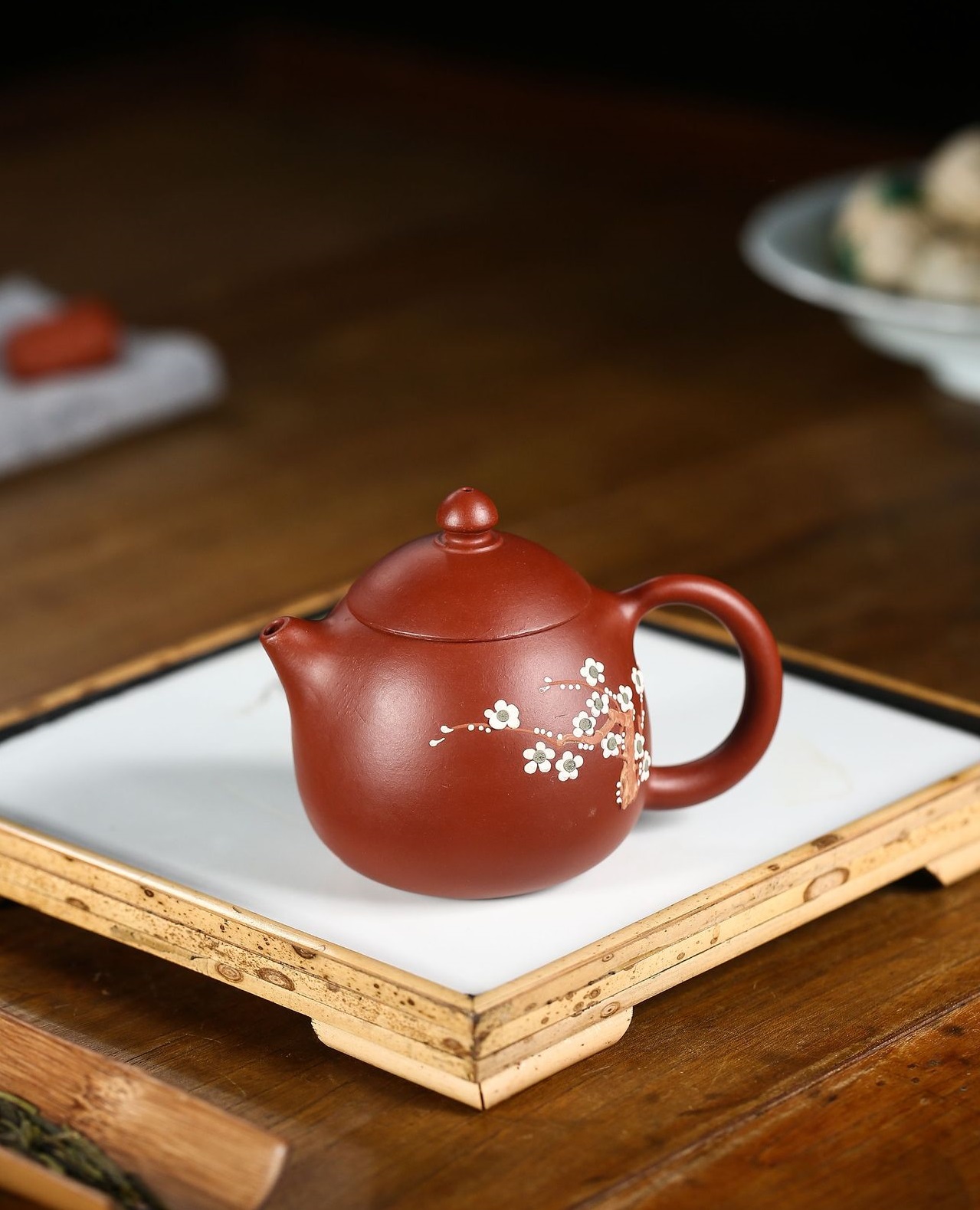 Ấm tử sa nghi hưng long đán bạch tuyết mai 190 ml