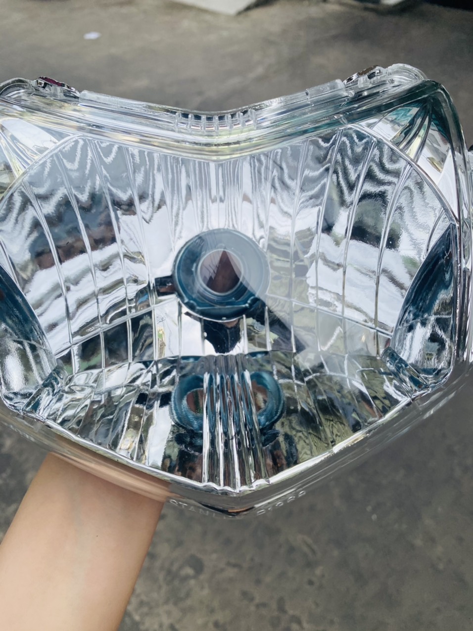 PHA ĐÈN TRƯỚC XE SIRIUS