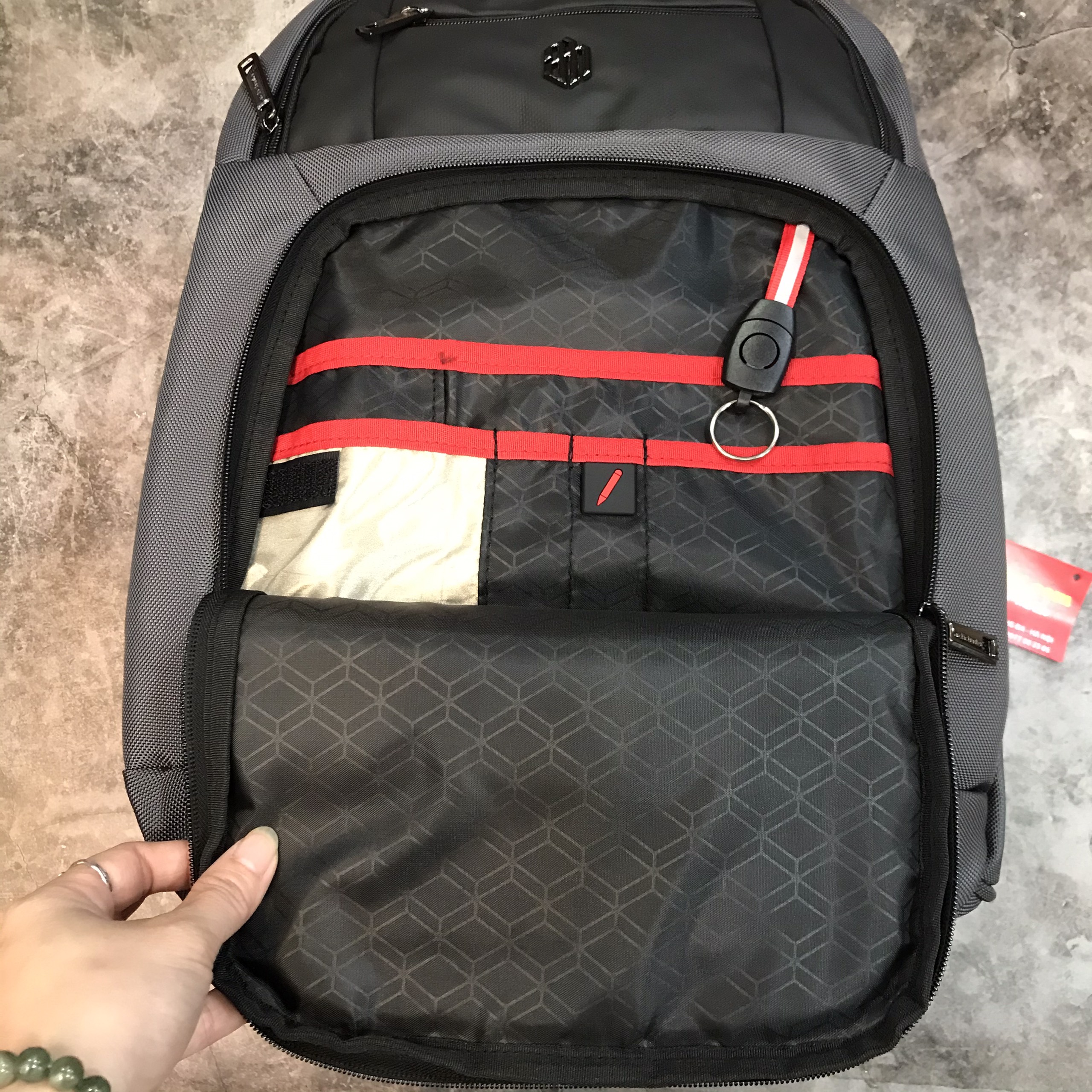 Balo cần kéo du lịch ARCTIC HUNTER AH885