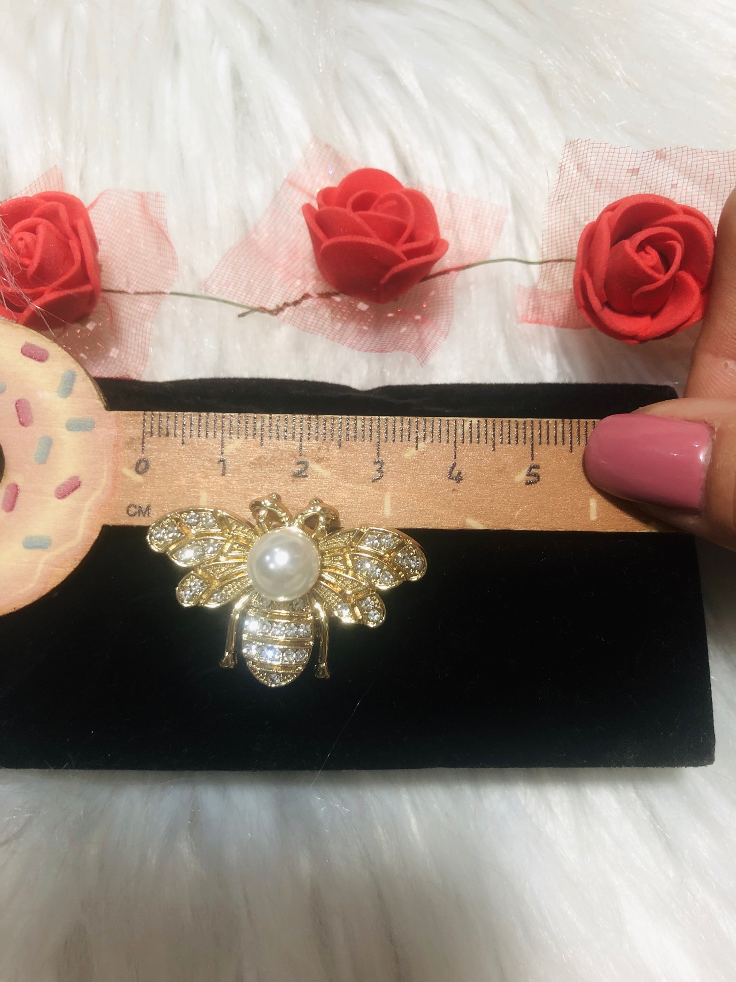 Ốp lưng Cài áo con ong