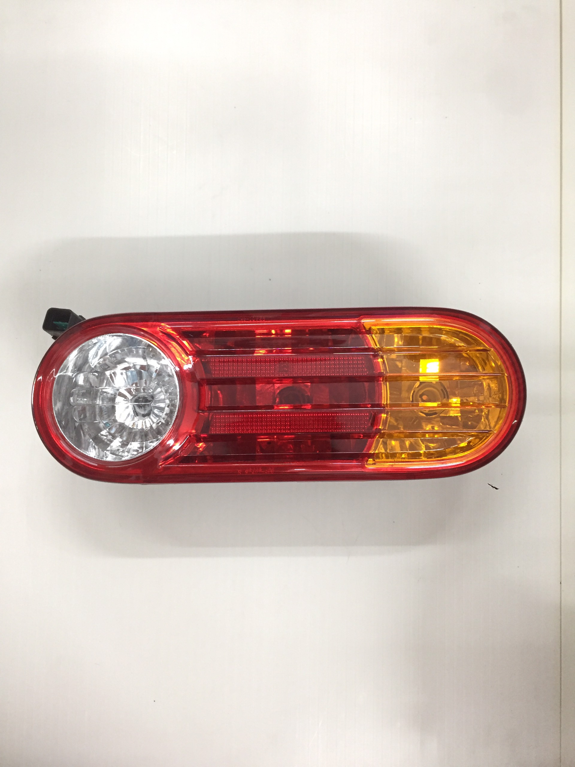 Đèn hậu Hyundai 1T