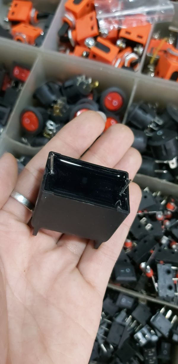 Tụ 10mf - 275V - giá 2con
