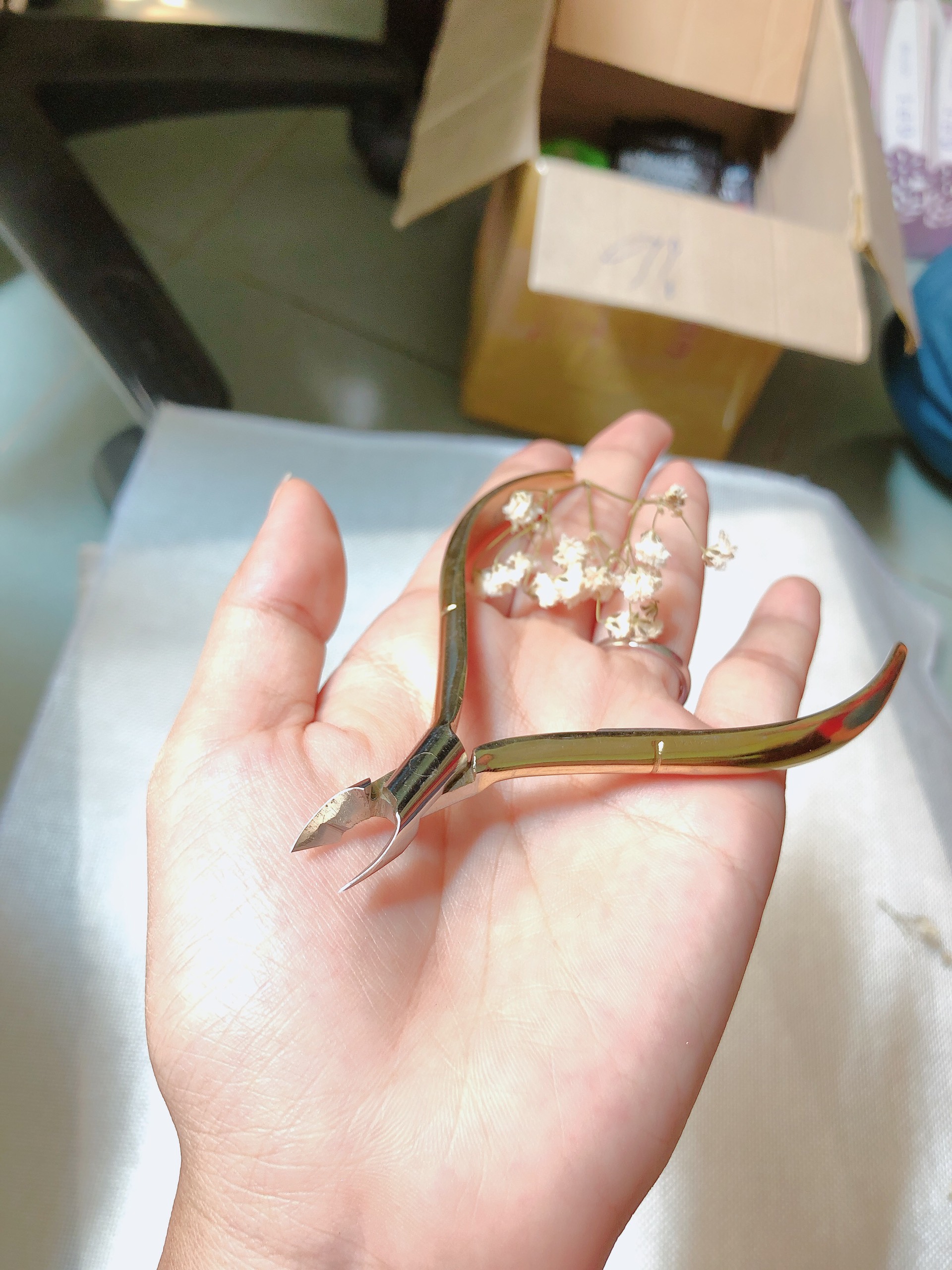 Kềm bán nguyệt vàng