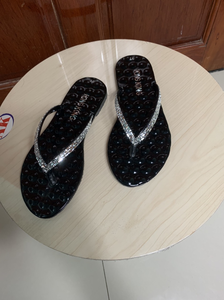 [HCM]Dép kẹp nữ đính đá da bóng mang sáng chân cực kì