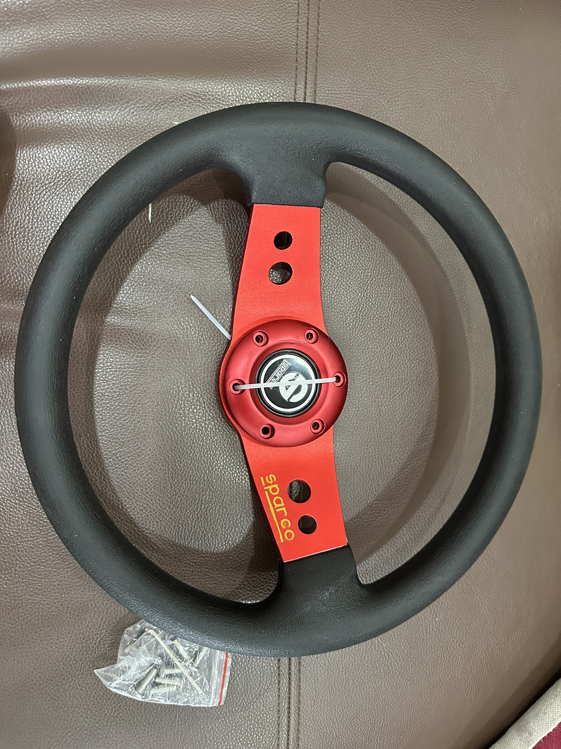 Ss182 13 inch diameter modified Momo steering wheel car steering wheel Chuck