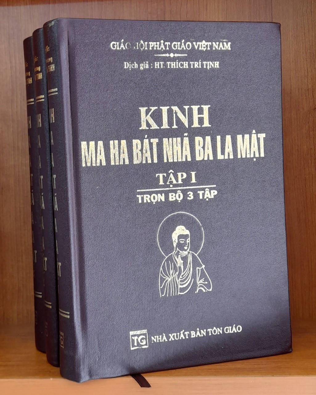 [HCM]Kinh Ma ha bát nhã ba la mật (trọn bộ 3 tập): Bộ kinh trí tuệ thâm sâu của Phật giáo Đại thừa