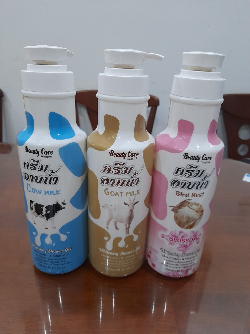 Sữa tắm bò/dê Thái Lan chai 1,2L
