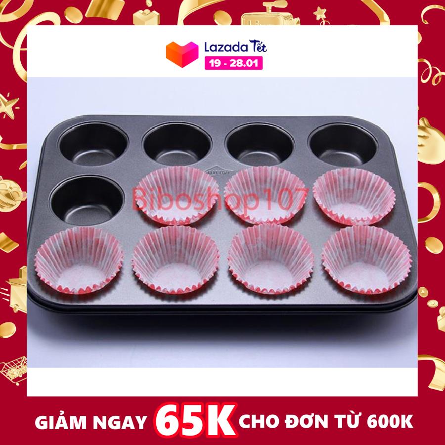 Khuôn nướng bánh cupcake chống dính 12 ô to/ một trong những dụng cụ không thể thiếu khi làm bánh cupcake. Khuôn cupcake an toàn chịu nhiệt tốt dễ dàng sử dụng.