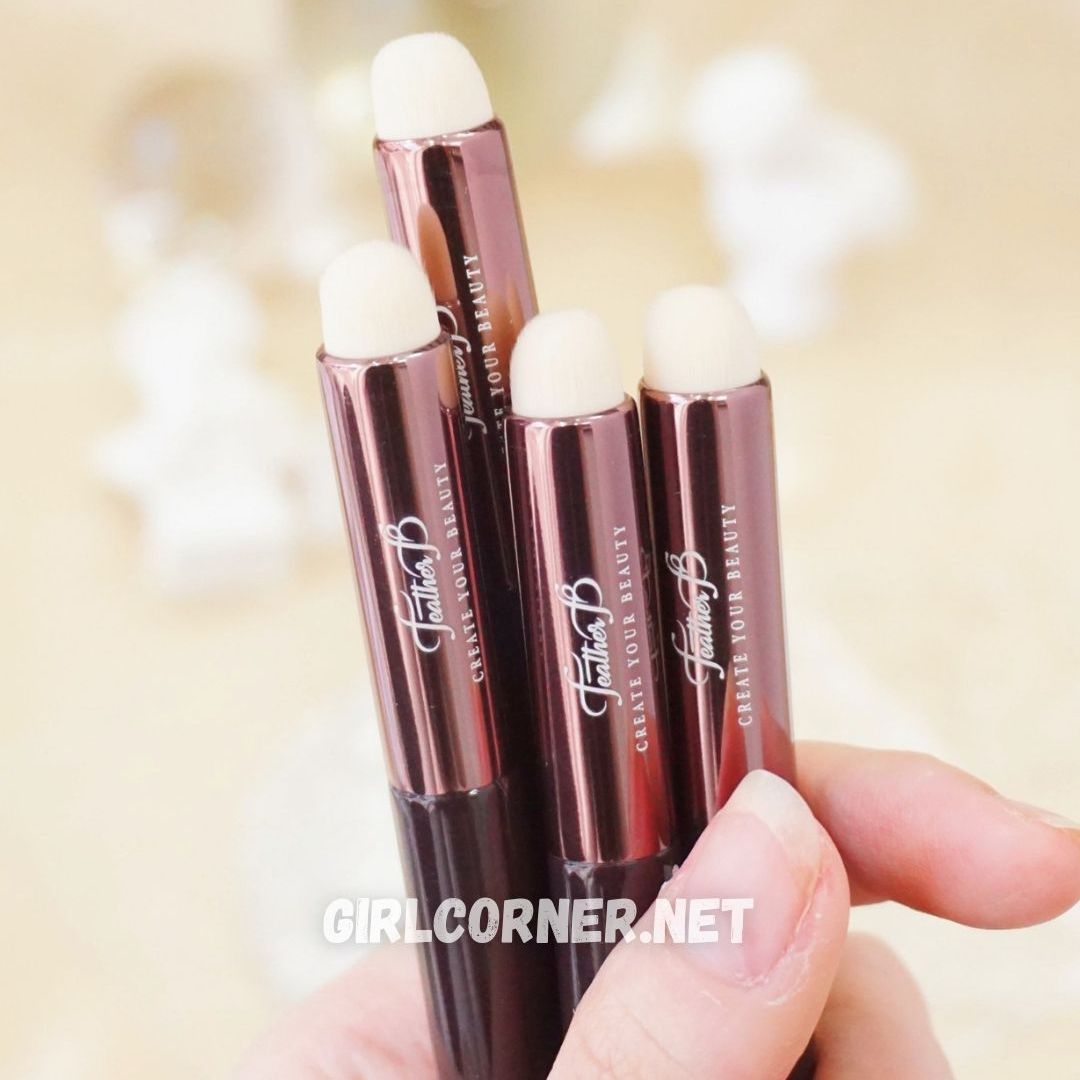 Cọ môi - che khuyết điểm đầu tròn trend  Feather B