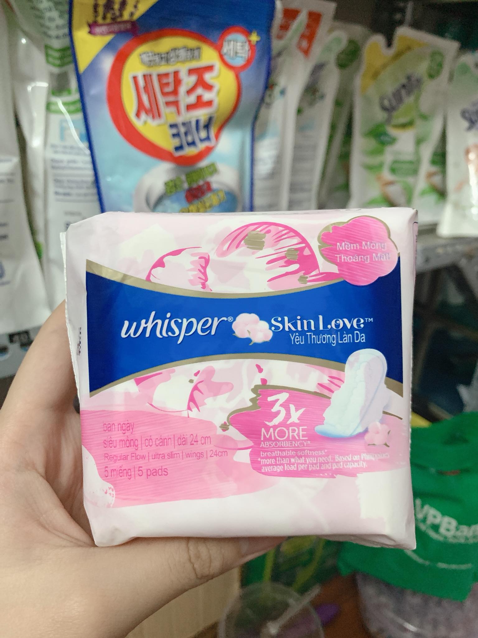 Băng Vệ Sinh WHISPER Ban Ngày Có Cánh