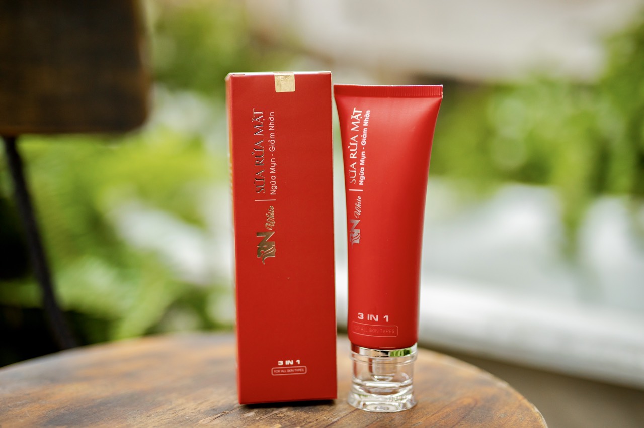 [HCM]Sữa rửa mặt  DETOX 3in1 BN WHITE