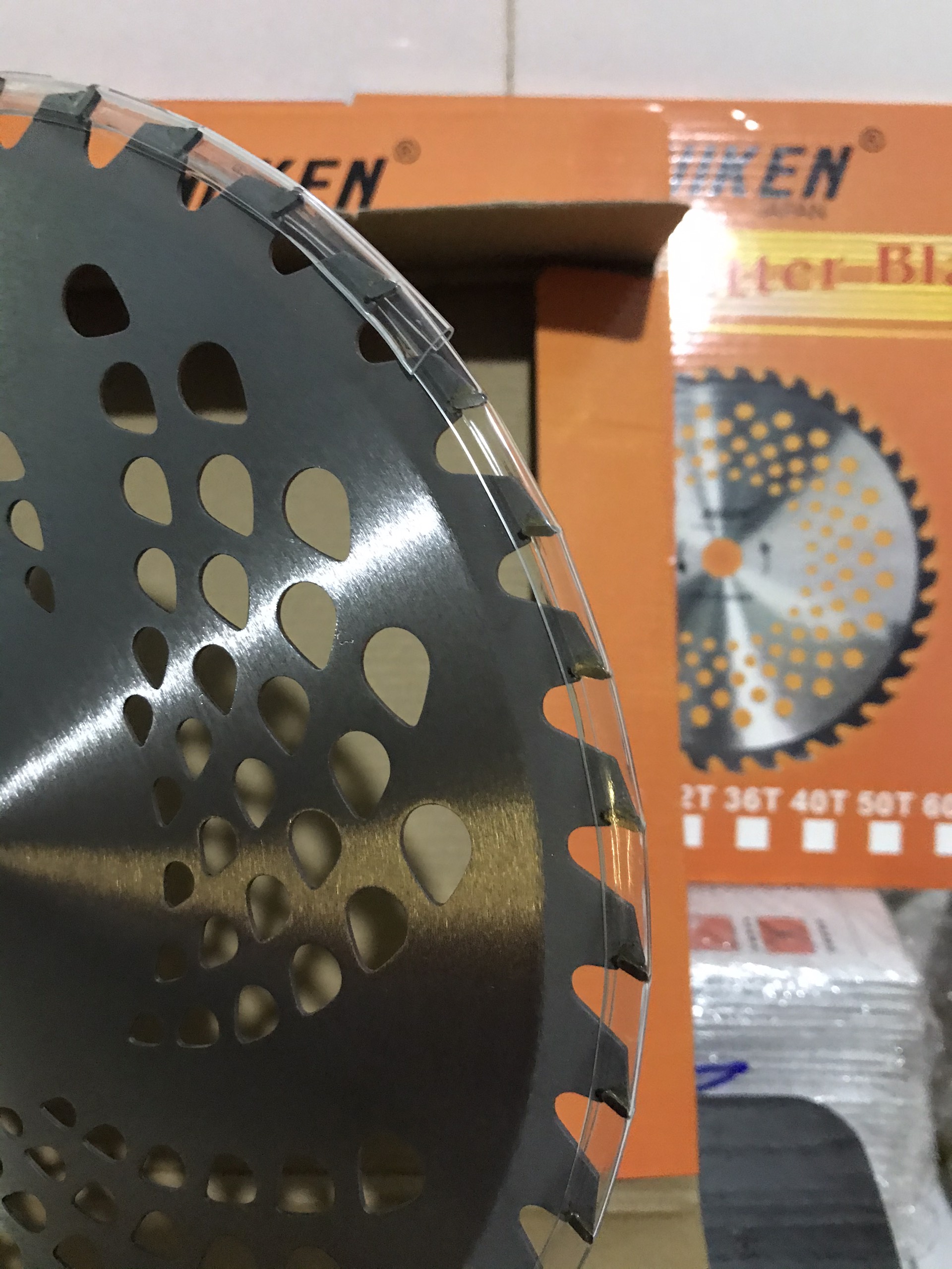 [HCM]LƯỠI CẮT CỎ TRÒN HỢP KIM - NIKEN.. 255MMX40RX25.4MM