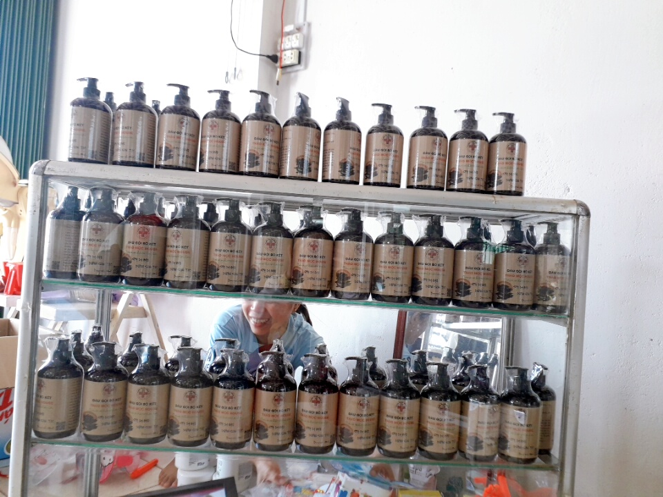 DẦU GỘI BỒ KẾT DƯỢC LIỆU ( MÙI TINH DẦU BẠC HÀ 100% )