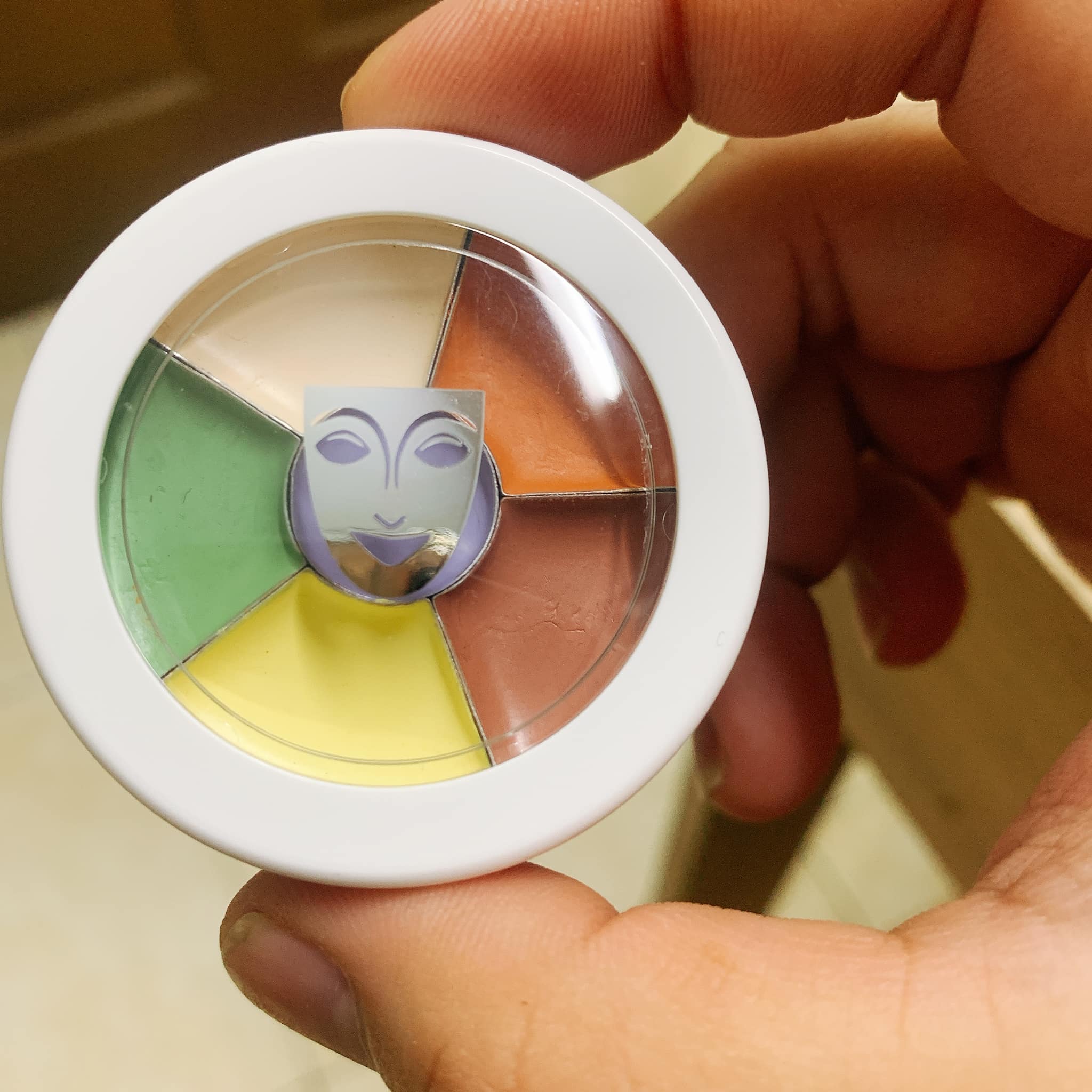 CHE KHUYẾT ĐIỂM TRIỆT SẮC KRYOLAN SIZE MINI