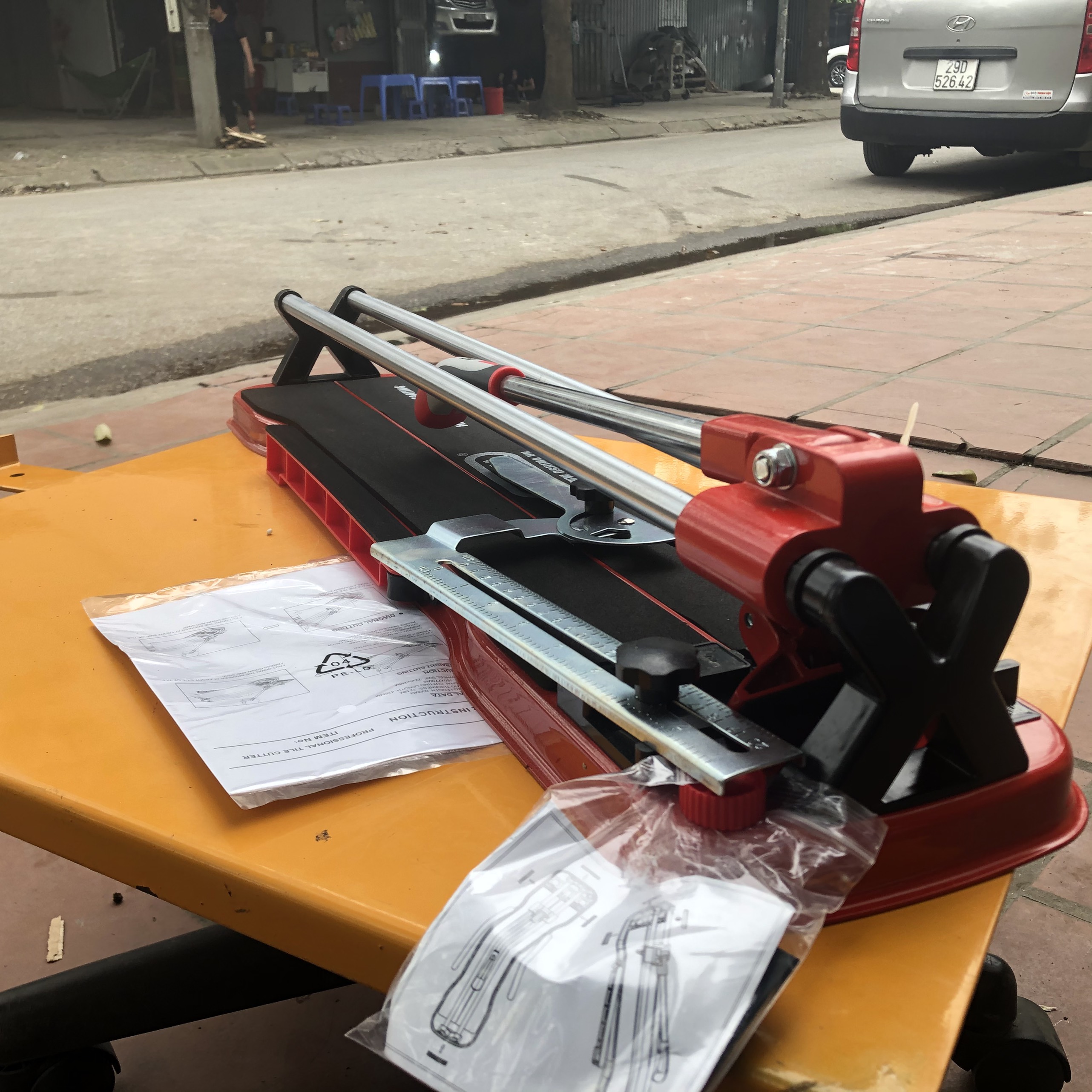 Máy Cắt Gạch Bàn Oshima 600mm BCG-600