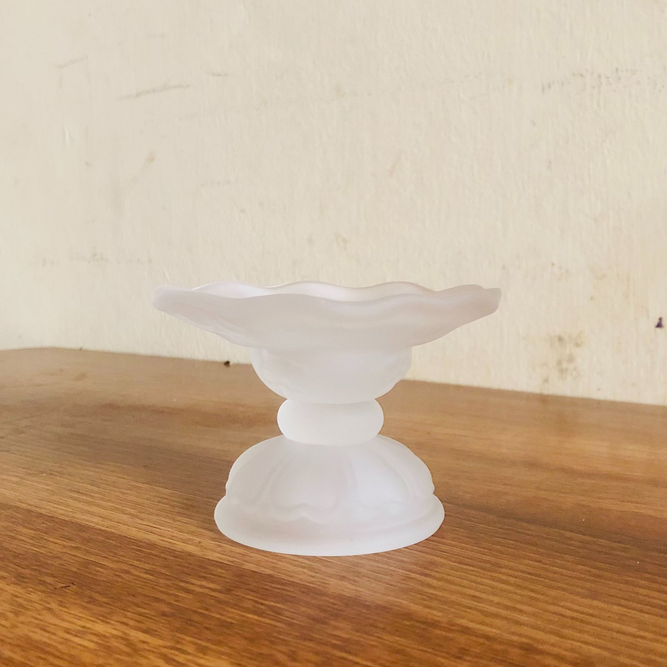 Nến điện tử hoa sen thủy tinh chân đế xanh-đèn lưu ly để ban thờ gia tiên, đèn ban thờ phật giáo